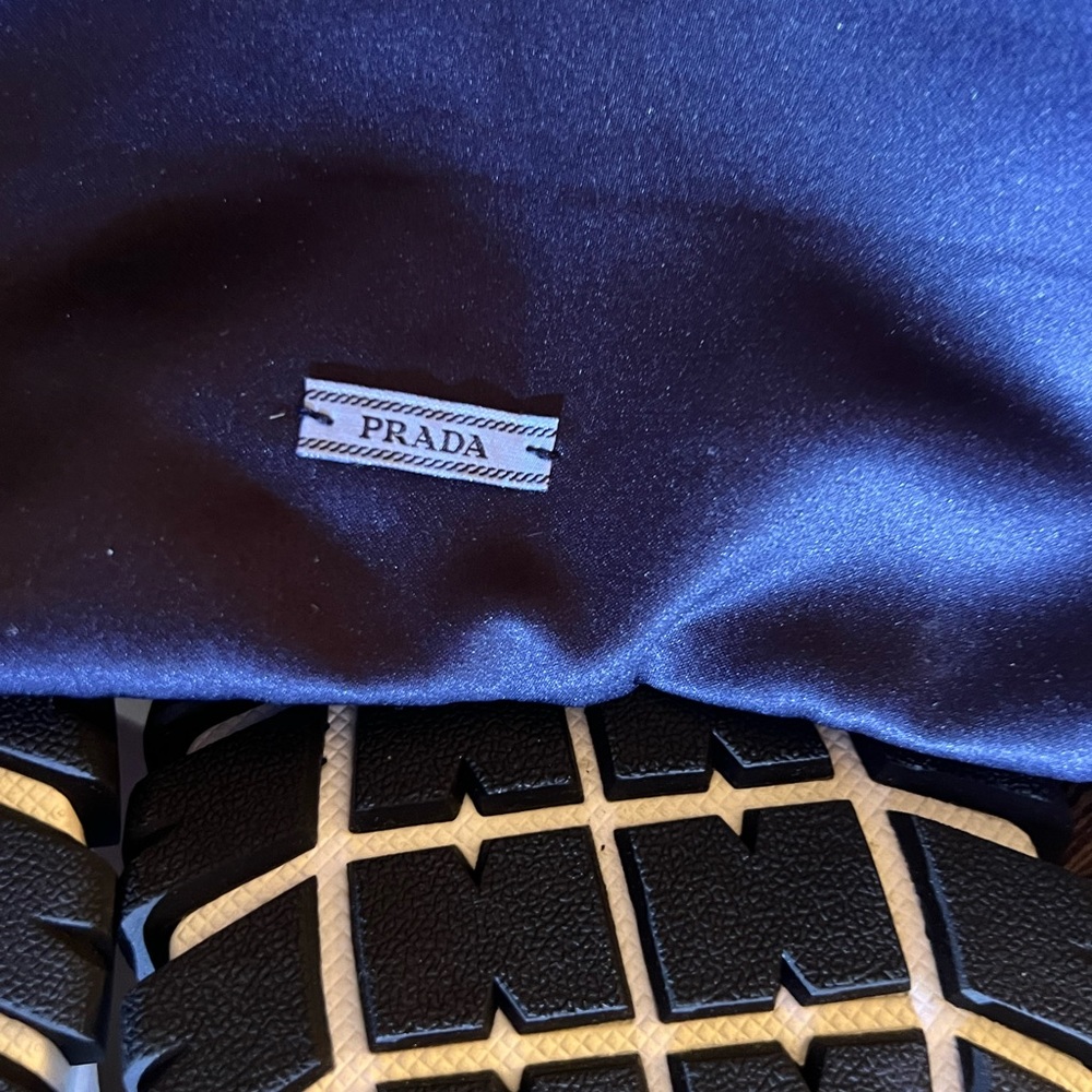 Authentic PRADA sneakers - Picture 12 of 15